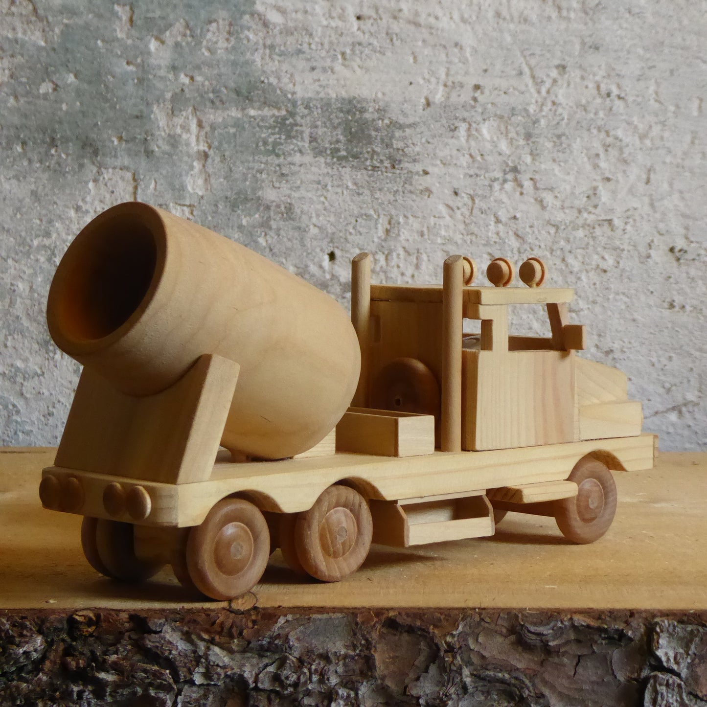 Handgjord Cementbil